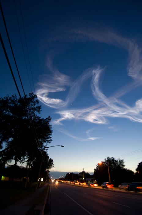 Shuttle Contrails and Venus